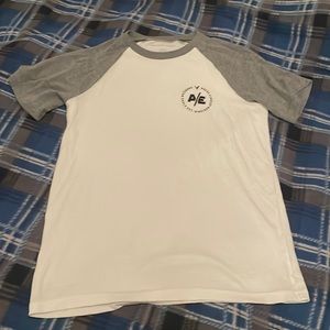 American Eagle tshirt
